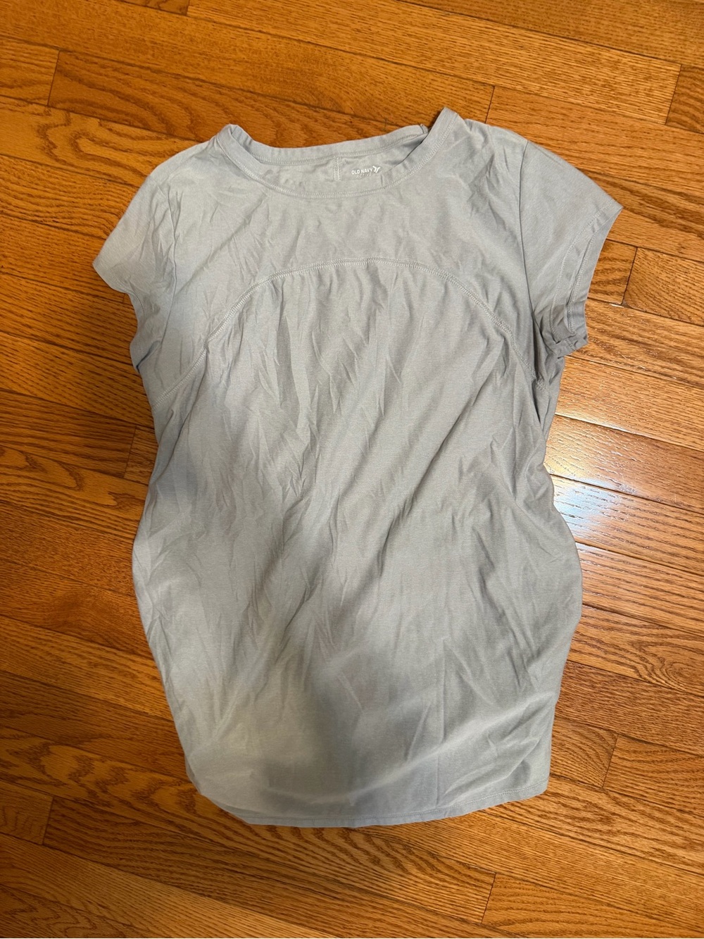 Old Navy Light Gray Maternity Short Sleeve Women's Tee